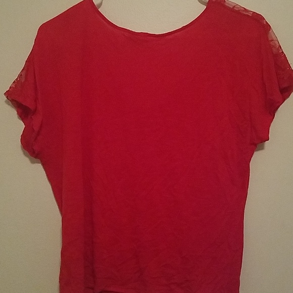Red top - Picture 2 of 3